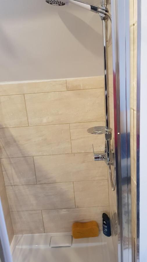 Turystyczny Apartament Na Poddaszu Skoczów Esterno foto