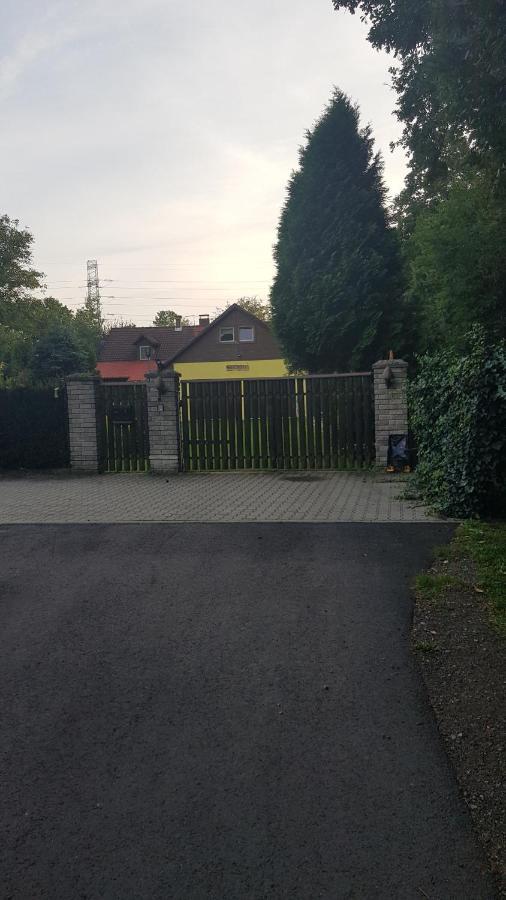 Turystyczny Apartament Na Poddaszu Skoczów Esterno foto
